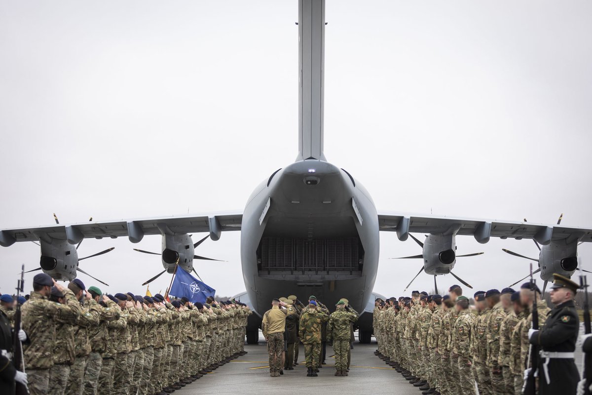 LTU_Army's tweet image. In Lithuania, we paid our final respects to the fallen Belgian soldier, whose remains have now been repatriated to his homeland.