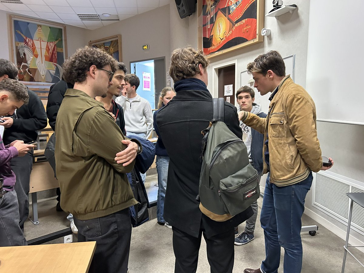 PaulMelun's tweet photo. Ravi d’être intervenu à l’université d’Angers auprès des étudiants en science politique. 

Des échanges passionnants autour des enjeux médiatiques et culturels.

Merci à l’@UnivAngers pour son invitation ! https://t.co/sm52Cr88Xe