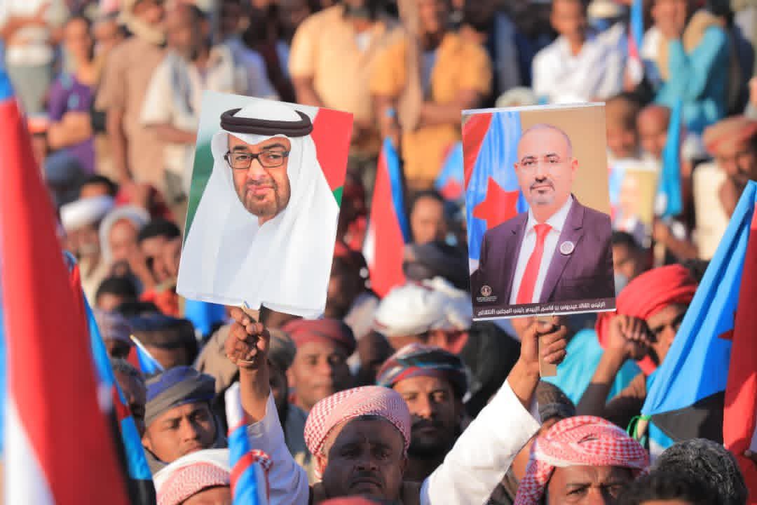 This is the flags that supporters of the UAE-backed Southern Transitional Council (STC) forces in Sayun were seen raising yesterday.

The UAE is expanding its control over territories in Yemen, especially oil-rich provinces like Hadhramaut.
