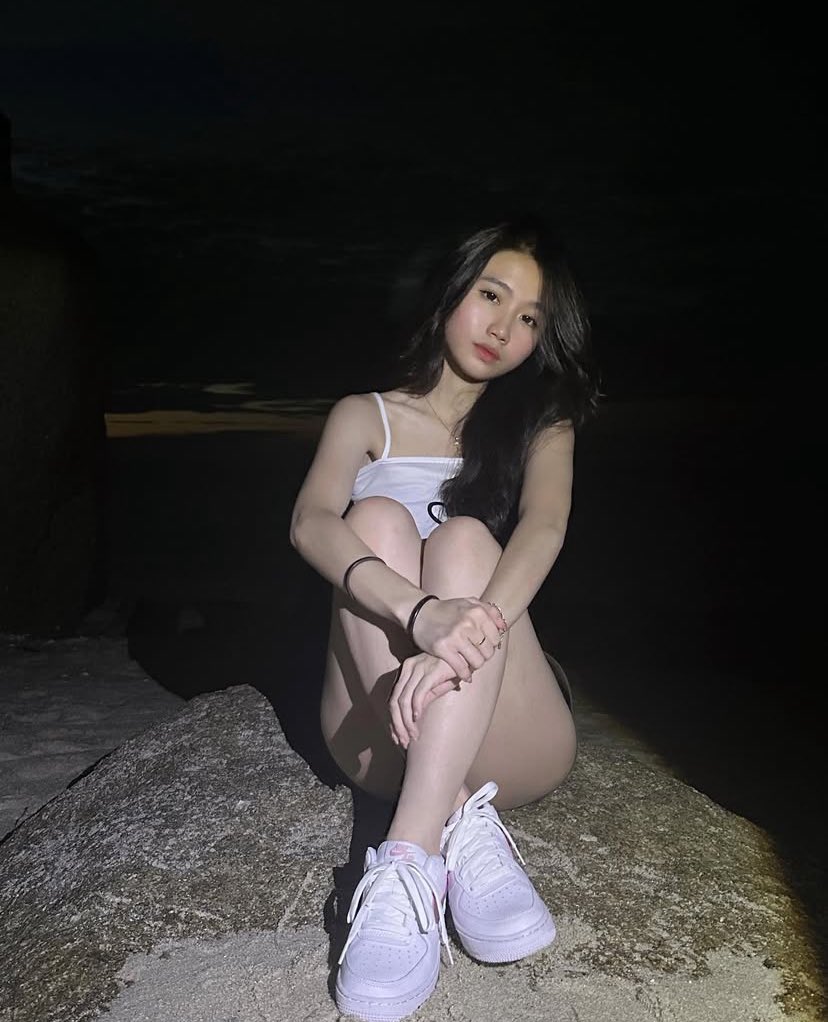 今晚有約嘛，没有的话

在问一遍，有人要打炮嘛， 

有人要約嘛，可以來我家，
#马来西亚🇲🇾