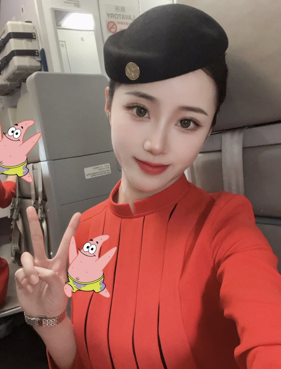 chuanhangnike's tweet photo. 最近心好累呀，有没有人能让我开心下 https://t.co/IWSHXpQYss