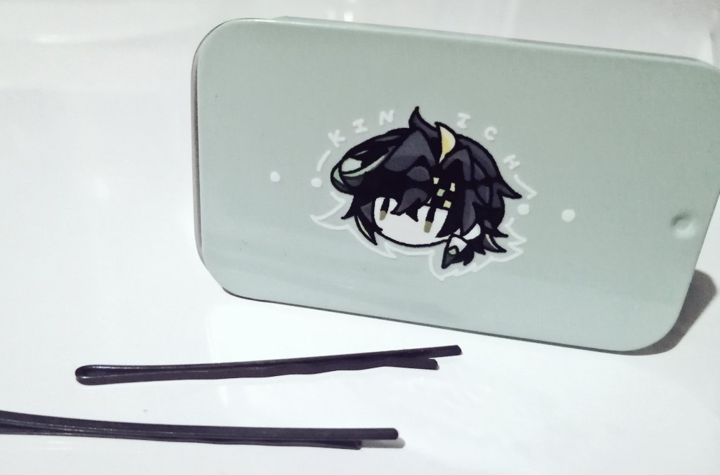 ちょうどヘアピン入れに使えそうな大きさ