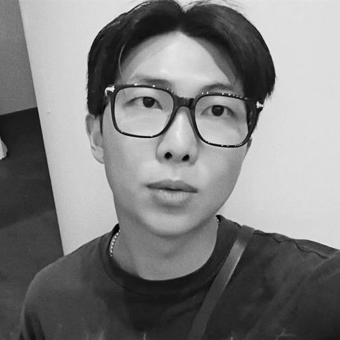 sh7eehok's tweet image. Glasses sweethearts༄♡︎
#ARSD #ARMY #ARMYSelcaDay #RM #김남준 #SUGA #AgustD #민윤기 #NAMGI