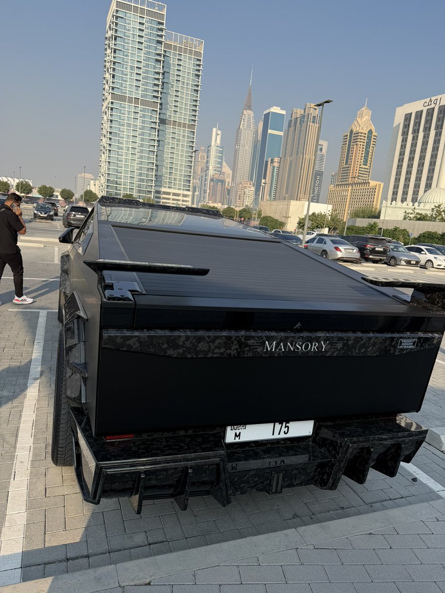 Würdest du dir so einen Cybertruck holen?