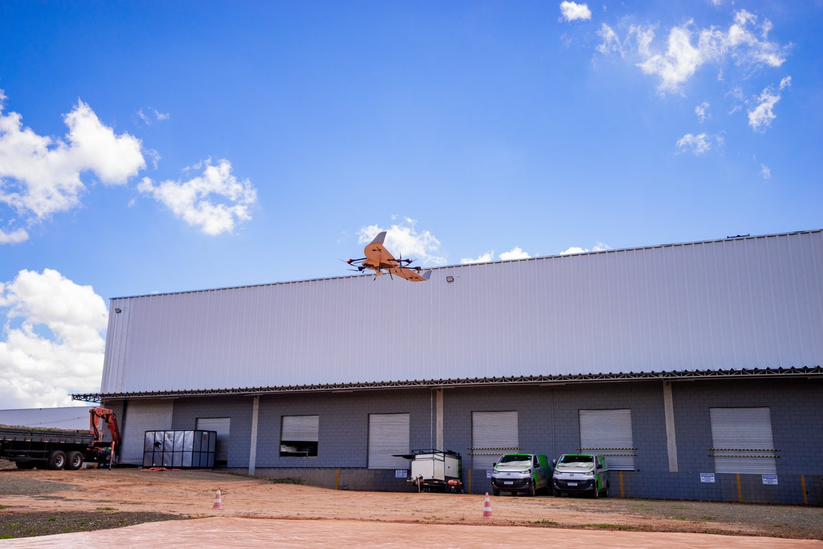 xmobots's tweet photo. We welcomed the @exercitooficial (DCT/CTEx) to Xmobots for a technical visit and demonstration of the Nauru 100D. 🤝
We appreciate your presence and look forward to continuing to promote national technology together. 🇧🇷
#XmobotsDefense #CTex #Nauru100D #BrazilianArmy https://t.co/sBNGmk3NPq