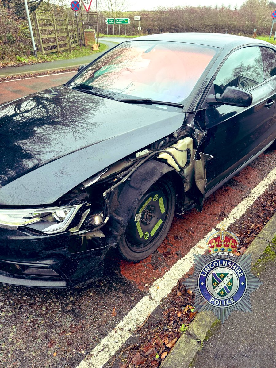 LincsPoliceOps's tweet photo. Another debacle removed from our roads. Travelling along the A1 #GRANTHAM with sharp edges and tyre rubbing on wing. Vehicle in a dangerous condition likely to cause danger. Vehicle prohibited, driver reported and vehicle immobilised until suitable recovery arranged. #RPU #PG9 https://t.co/WwRbGpFegJ