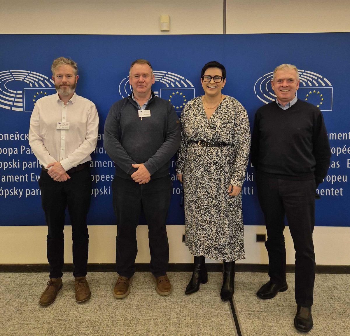 Good meeting with <a href="/GrowersGrain/">Irish Grain Growers</a> in Brussels today - we discussed their concerns regarding the price of fertilisers in 2026, the grain imports from third countries and their expectations for the upcoming CAP - more financial support for environmental measures.