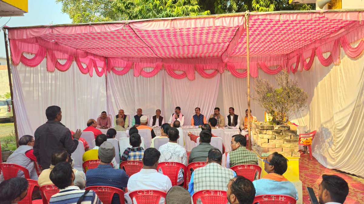 idharampalsingh's tweet image. आज वाराणसी में रोहनिया विधानसभा के रोहनिया मंडल के शक्तिकेंद्र - शिवदासपुर -1 एवं शिवदासपुर-2 के प्रभारी / संयोजक, बूथ अध्यक्ष, BLA-2, बूथ प्रवासी की मतदाता विशेष गहन पुनरीक्षण (S.I.R) अभियान के निमित्त समीक्षा एवं आगामी कार्य हेतु बैठक किया।