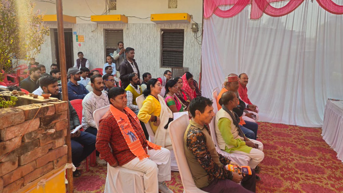 idharampalsingh's tweet image. आज वाराणसी में रोहनिया विधानसभा के रोहनिया मंडल के शक्तिकेंद्र - शिवदासपुर -1 एवं शिवदासपुर-2 के प्रभारी / संयोजक, बूथ अध्यक्ष, BLA-2, बूथ प्रवासी की मतदाता विशेष गहन पुनरीक्षण (S.I.R) अभियान के निमित्त समीक्षा एवं आगामी कार्य हेतु बैठक किया।