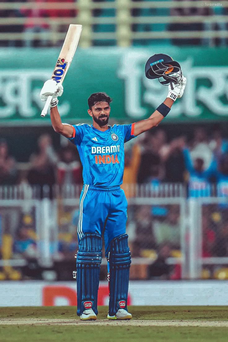 मेहनत का सफ़र बोलता है 
स्वर्णिम संघर्ष बोलता है 
जीत के लिए करते है मेहनत
मैदान में हमारा हुनर बोलता है

किशोर चौहान
शतक 💯✍️ repost more 
Rituraj Gaikwad #INDvSA