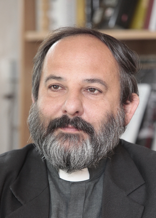 🗓️ 40 lat temu – 3 grudnia 1985 roku – w Krakowie został brutalnie pobity ks. Tadeusz Isakowicz-Zaleski. 

🟥 W wyniku prowadzonego po 1991 roku postępowania ustalono, że sprawcami pobicia związanego z „Solidarnością” księdza byli najprawdopodobniej funkcjonariusze SB.

🎖️ W 2010