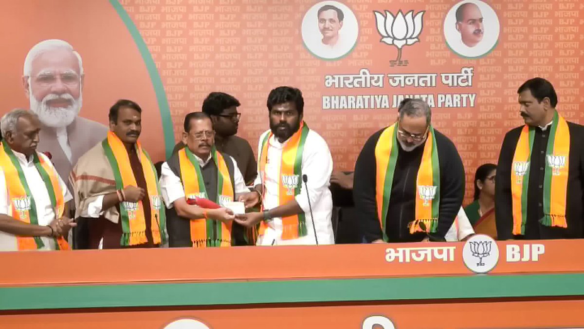 RR013C's tweet image. Avanga Boss oda assignment pola .
கிளை தான் மாறி இருக்கிறார் ‼️🤷🏻‍♂️