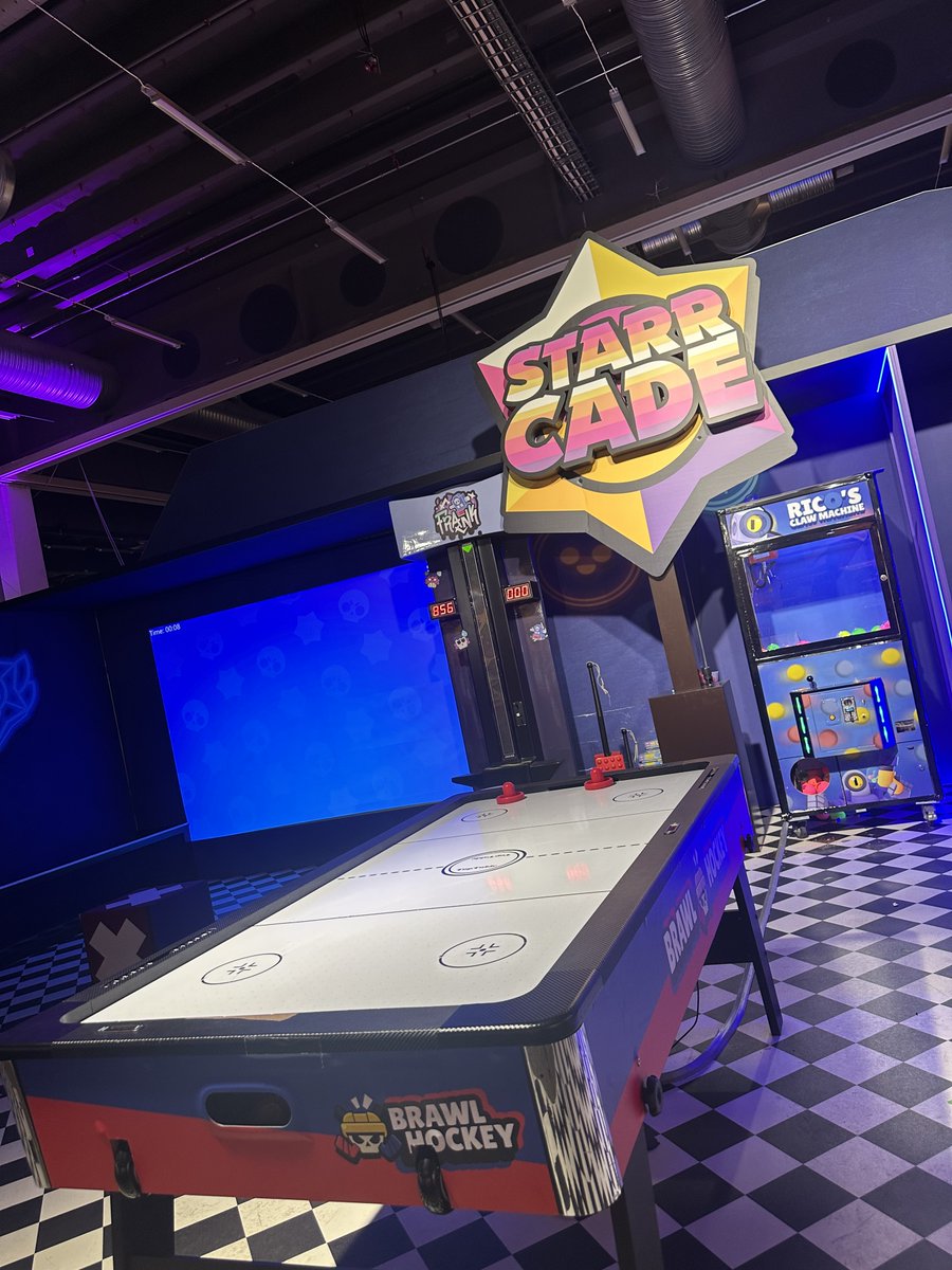 Had the awesome opportunity to design all the stands and graphics for <a href="/BrawlStars/">Brawl Stars</a> at the latest <a href="/DreamHack/">DreamHack</a> Stockholm activation. Truly an experience to be a part of the biggest Dreamhack ever 🧡