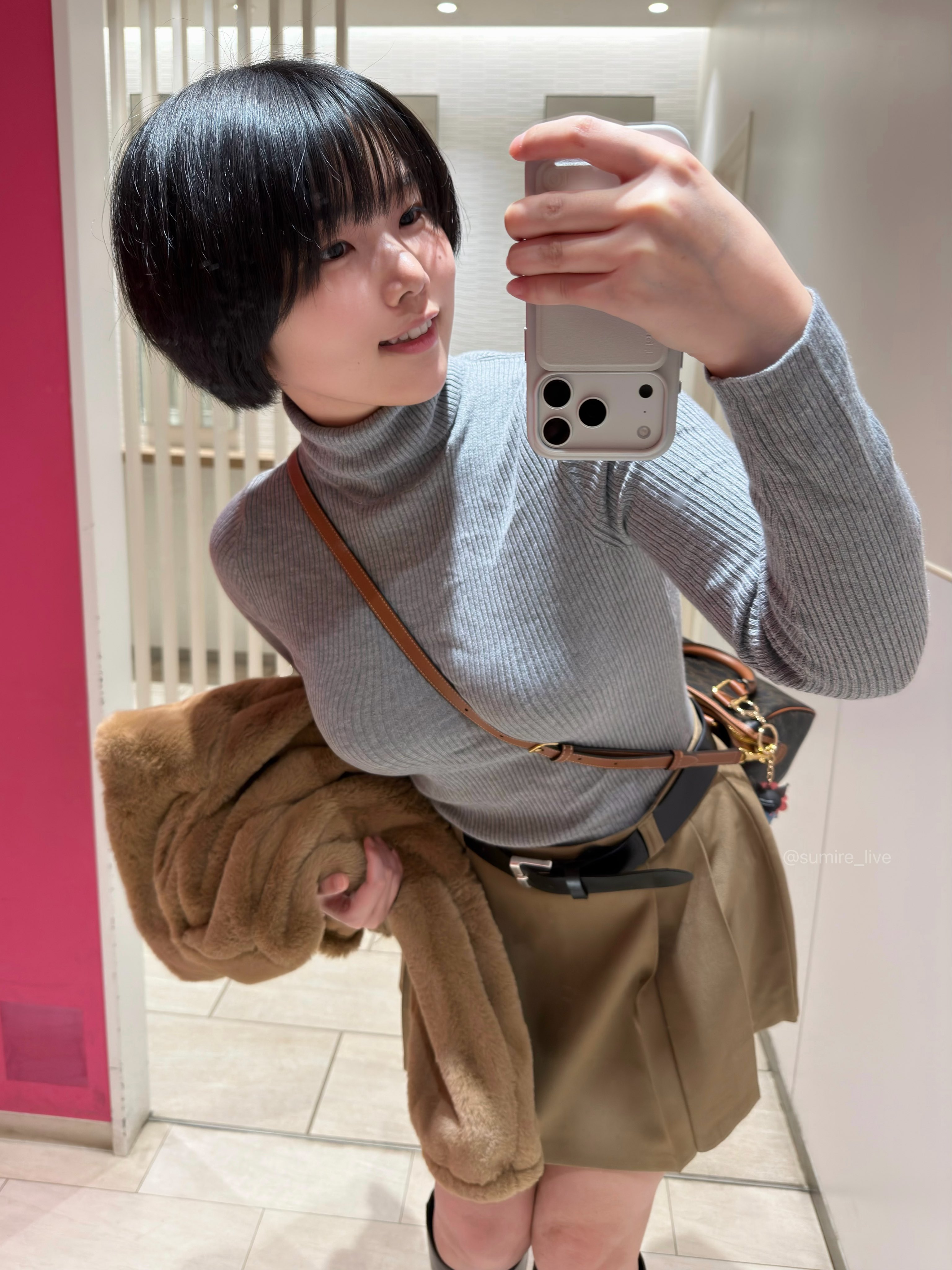 タートルネック女子、好きって言っていいよ？｜すみれch（@sumire_live）エロ動画まとめ