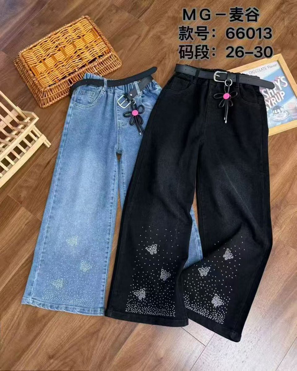Girls Designer 🧑‍🎨 Baggy Jean🌹💝🌸🌺
Age:6-10yrs
Price:N28,000