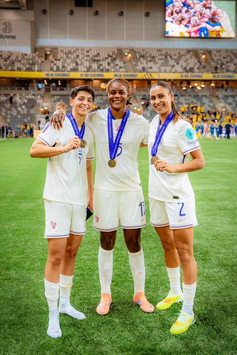 EvertonWomen's tweet photo. 🇫🇷 Kelly Gago netted the winner to claim a bronze medal for France in the UEFA Women's Nations League!

👏 Congratulations, Kelly! https://t.co/hb8pRuxJA5