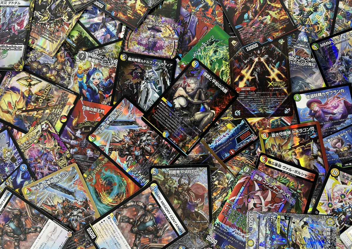 【🔥flat-工房販売オリパ情報🔥】
🎩補充🎩補充🎩
一日一回、お店に来たらひとまずコレ‼
ログインオリパ超補充しました～🦭

🔴1️⃣個　￥3️⃣0️⃣0️⃣

大会の参加ついでやシングルのお買い物ついでなどに是非🪸
🔽一部中身を公開中🔽

他にも様々なオリパを販売中🪐
オリパを買うならflat工房大須店まで🐊