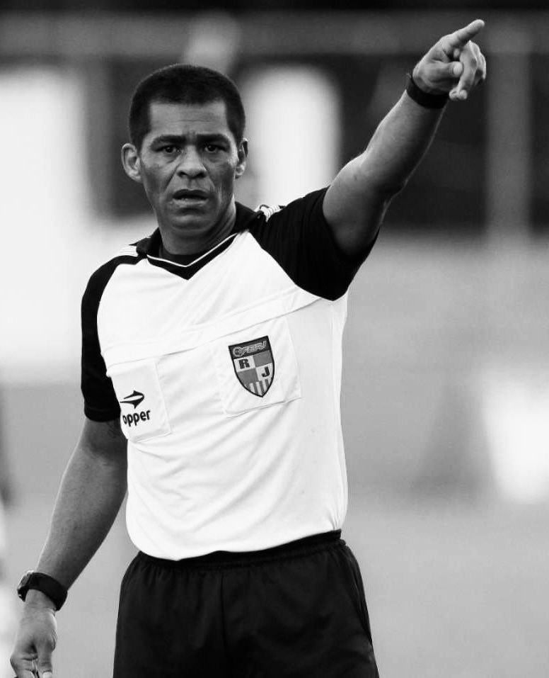 ⚫️ LUTO ⚫️

instagram.com/p/DRzNTgeAFij/…