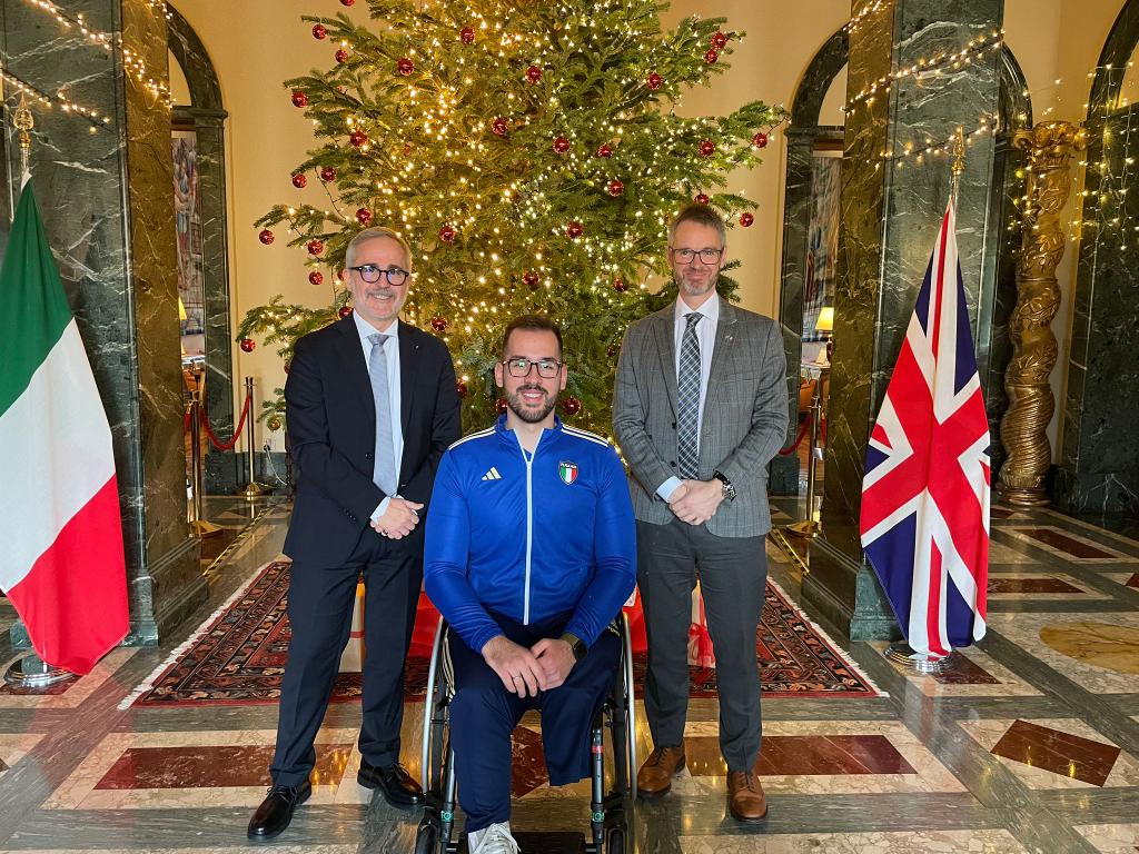 Oggi ho avuto il piacere di intervenire, presso la residenza dell'Ambasciatore d'Inghilterra,  come Presidente dell'Osservatorio Disabilità e Fragilità di #CONFSAL ( @CONFSALNET) all'evento organizzato da <a href="/UKinItaly/">UK in Italy 🇬🇧🇮🇹</a> per la Giornata  Mondiale delle Persone con Disabilità