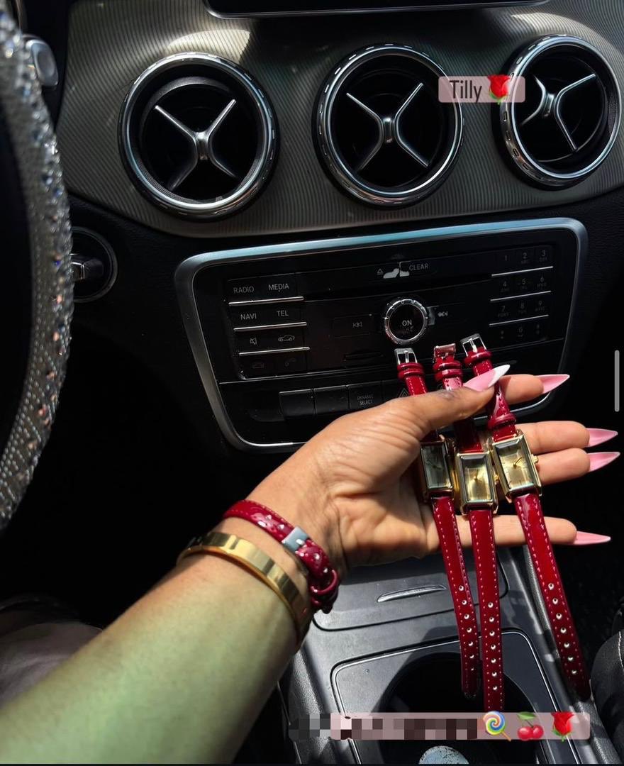 Get this gorgeous wrist watch for only

18,000