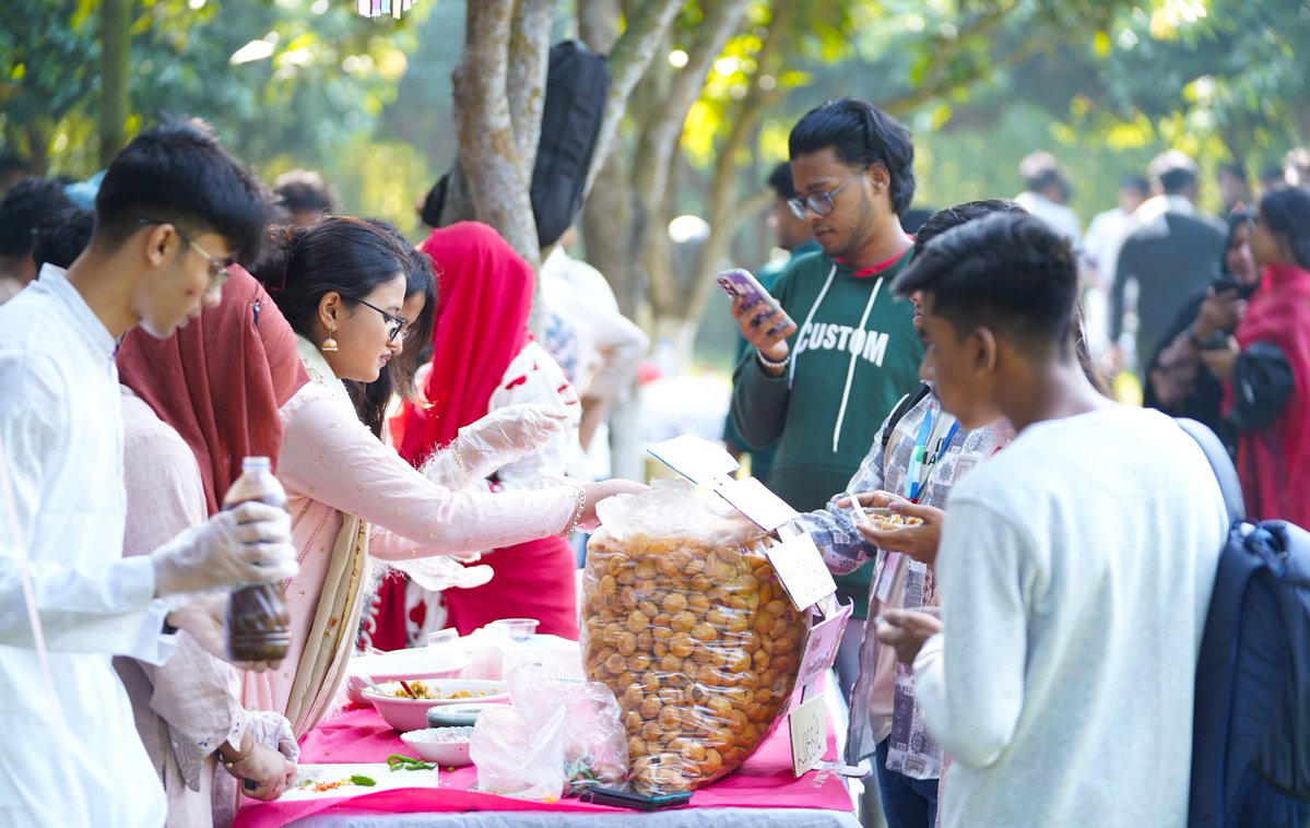 DaffodilPoly's tweet image. 👏 Annual Picnic 2025-এ ড্যাফোডিল পলিটেকনিকের শিক্ষার্থীদের অভিনব উদ্যোগ!

ড্যাফোডিল পলিটেকনিকের শিক্ষার্থীরা এবার পিকনিকে শুধুমাত্র আনন্দেই সীমাবদ্ধ থাকেনি, পাশপাশি নিজেদের দক্ষতা, সৃজনশীলতা ও উদ্যোক্তা চিন্তাধারার প্রমাণ দিলো। ই উদ্যোগ সত্যিই প্রশংসনীয়।

#Daffodilpolytechnic