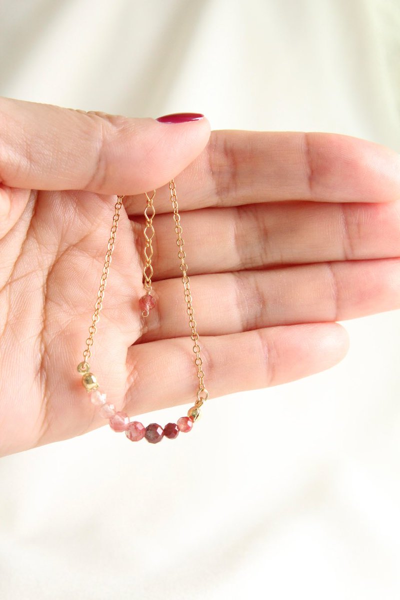 今日ストリートピアノを見かけました。
弾きたい！
でも暗譜してる曲がない😢
長いことエレクトーン習っていたのに
不甲斐なしです。

藤井風さんの"帰ろう"を練習中なので
次出会ったらサラっと弾けるよう
暗譜を頑張ります！
来年の目標✨
minne.com/items/43719106