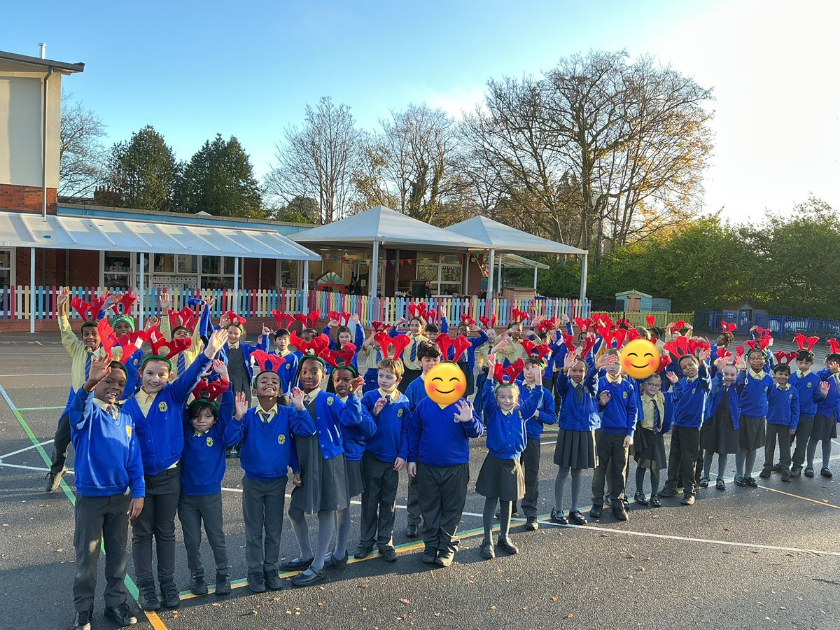 StMaryB17's tweet photo. #Y4 started Rudolph Run to raise money for the local hospice. #RudolphRun @brumshospice @BrumsHospiceEd https://t.co/lia7O965Rk
