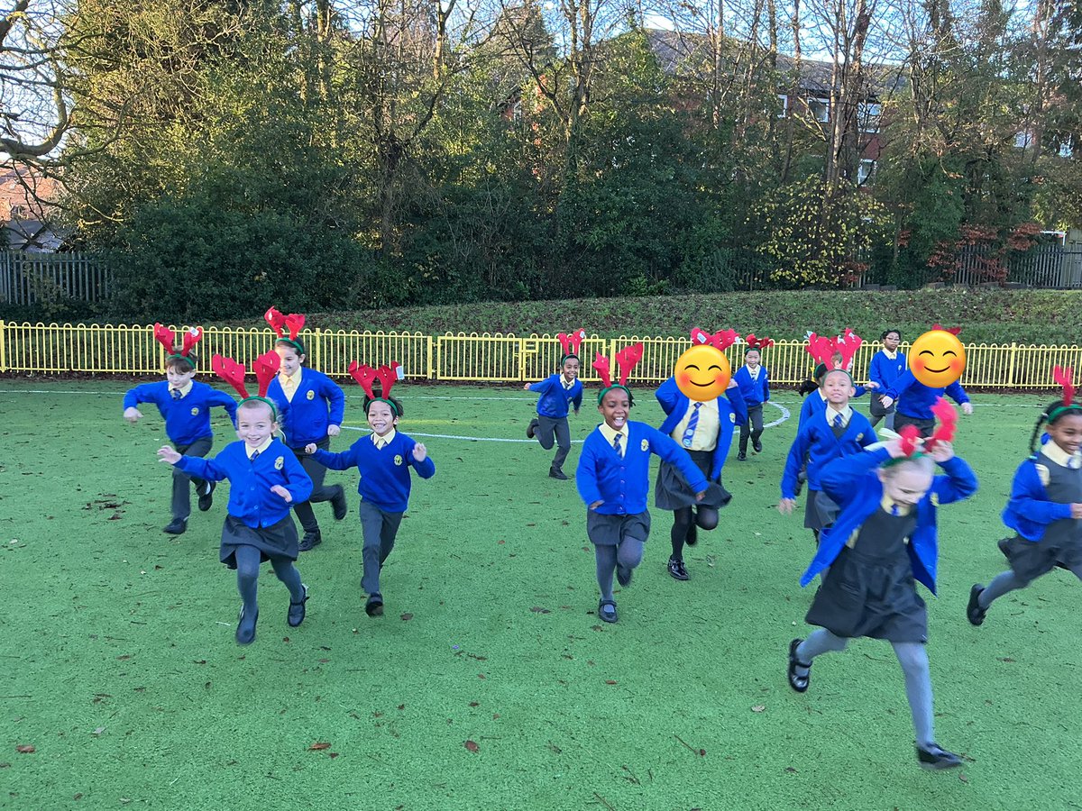StMaryB17's tweet photo. #Y4 started Rudolph Run to raise money for the local hospice. #RudolphRun @brumshospice @BrumsHospiceEd https://t.co/lia7O965Rk