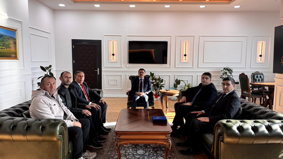 📍 Kaymakamlık Ziyareti

📌 Doğu Anadolu ve Karadeniz Bölgesi Güvenlik Korucuları Şehit Aileleri Federasyonu, Federasyon Başkanı Yunus ÖZKAN öncülüğünde Kaymakamımız Sn. Abdulkadir IŞIK’ı makamında ziyaret etti.

📌 Şehit ailelerimizin sorunları, talepleri ve yürütülen çalışmalar