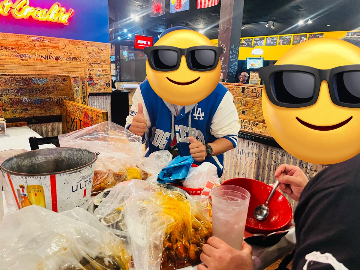 MTennma's tweet photo. んーーーーケイジャンソース最高！
ケジャンじゃないよケイジャンだよ！
cajun! 
エビ！カニ！ロブスター！😍
日本でもあるらしいからぜひ行ってみたいね🤤
ロブスターは超肉厚でかみごたえ抜群で最高なんです！！
手は汚れちゃうけどそれを上回るうまさですわ！！ https://t.co/k0j2DIMHSU