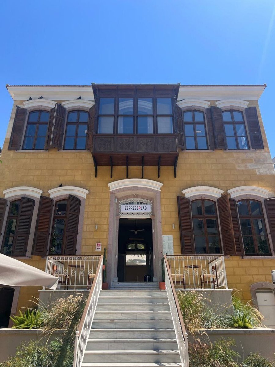 GuncellemeHatti's tweet image. #Espressolab’ın İzmir Küçükyalı’daki tarihi köşk şubesi kapandı. Son dönemde markanın şube kapanışları sık sık sosyal medya gündeminde yer alıyor.