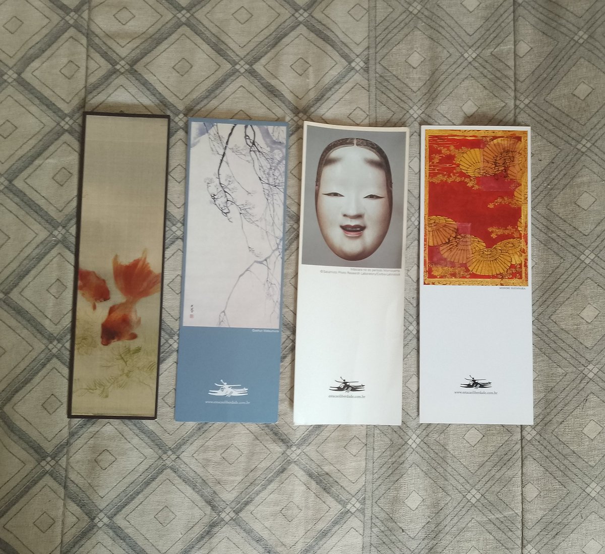 0andw's tweet image. amo os marca-páginas da estação liberdade