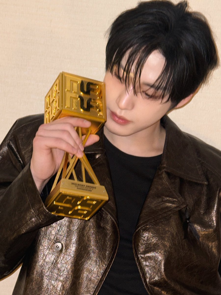 jiwoongiez's tweet image. WE FINALLY GOT A JIWOONG INSTA POST 😭😭😭