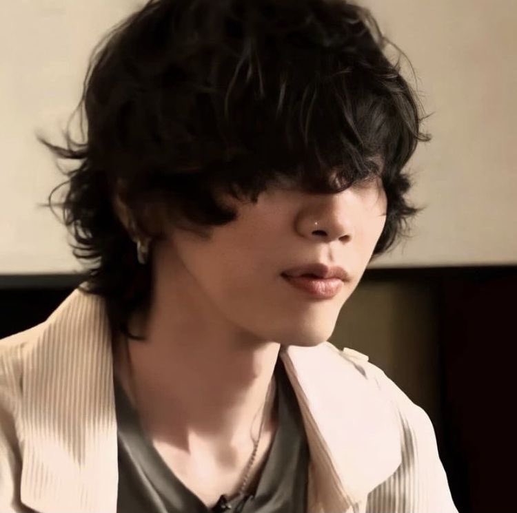 요네즈 켄시 덕질이 재밌는 이유

이건 켄시고                                       이것도 켄시임