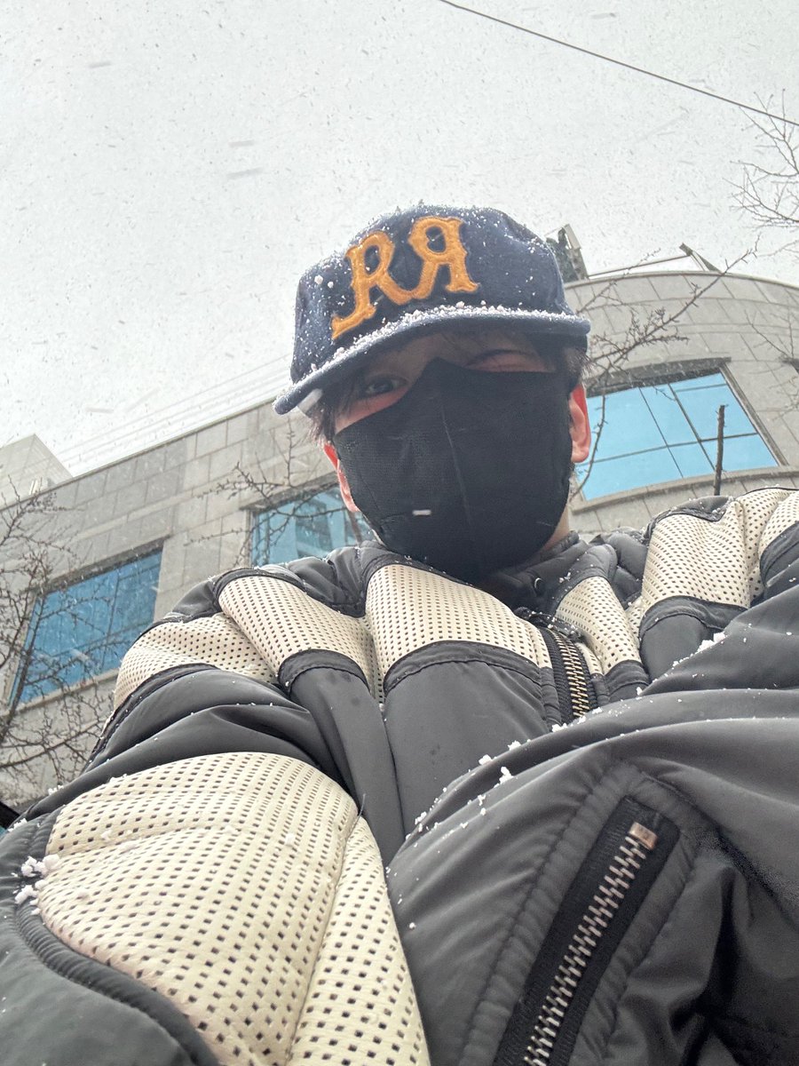 meotgccc's tweet image. 저 윤재혁선배랑 첫눈 보고 싶어요