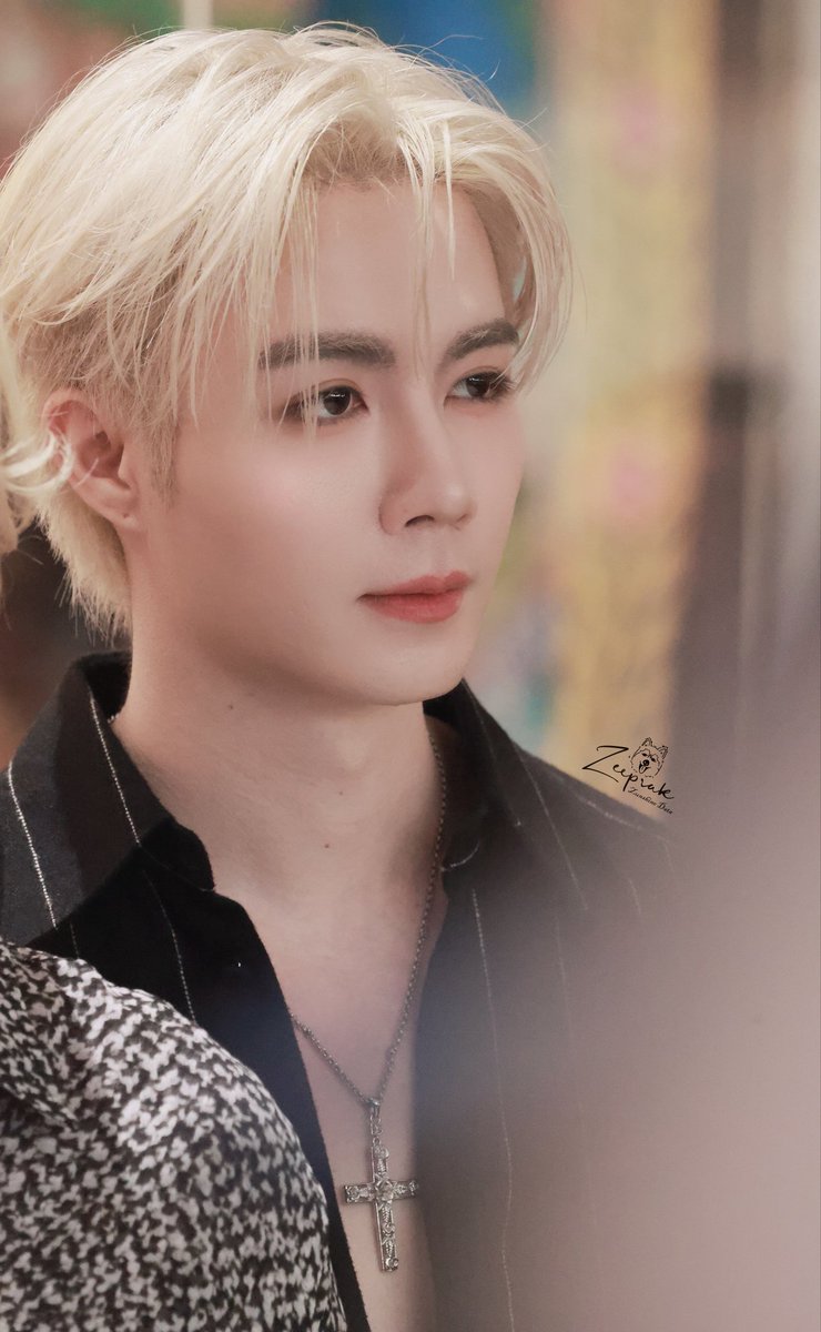 Zunshine_Data's tweet photo. คุณนี้หล่อมากกก😍😍
ZEENUNEW AT DG CAFFE
#DGCaffexZeeNuNew
#DolceGabbana
@zee_pruk ☀️
#ZeePruk #Zunshine https://t.co/tZ4Ubnz6eq