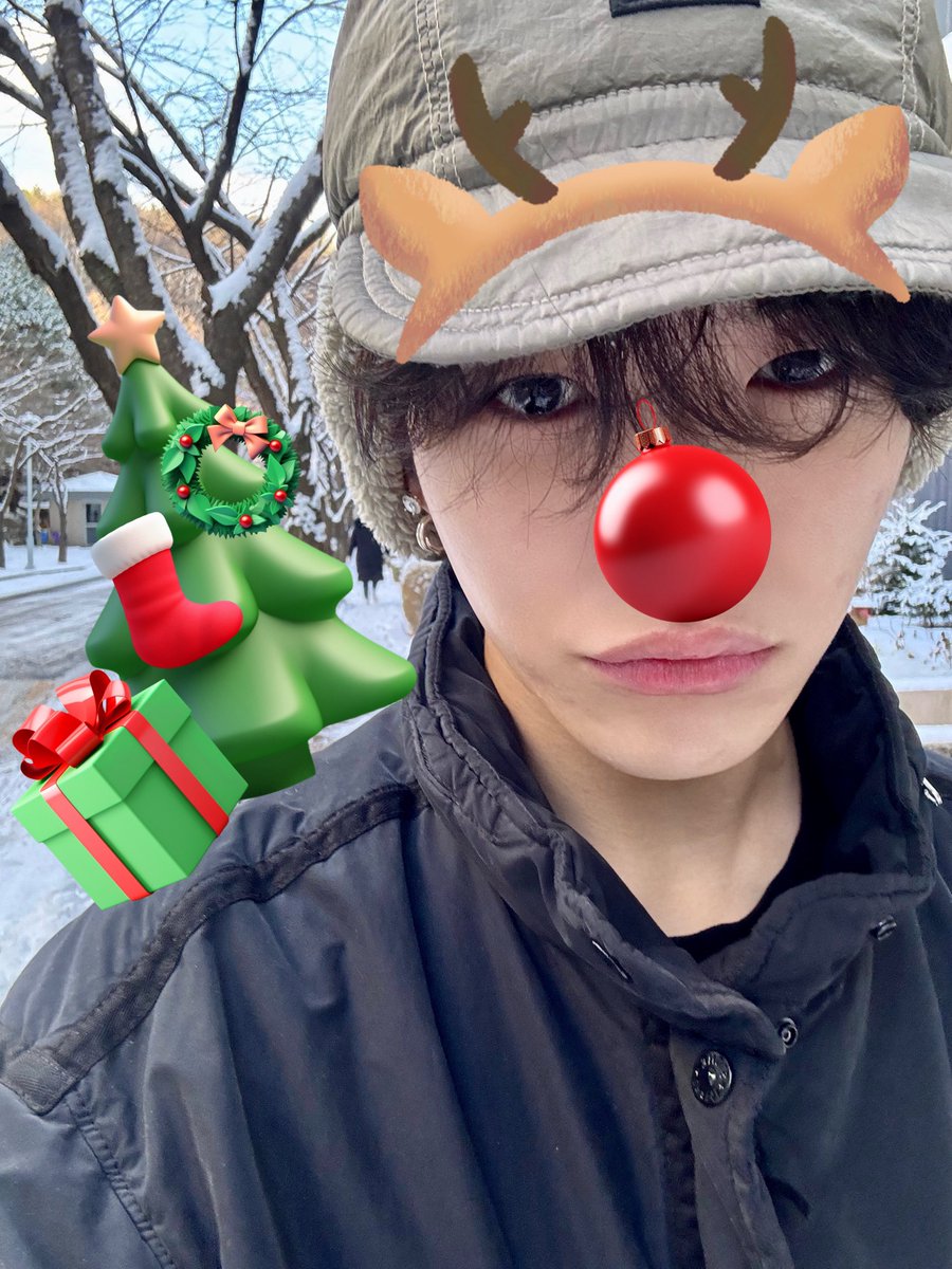 meotgccc's tweet image. 내 산타 보고싶