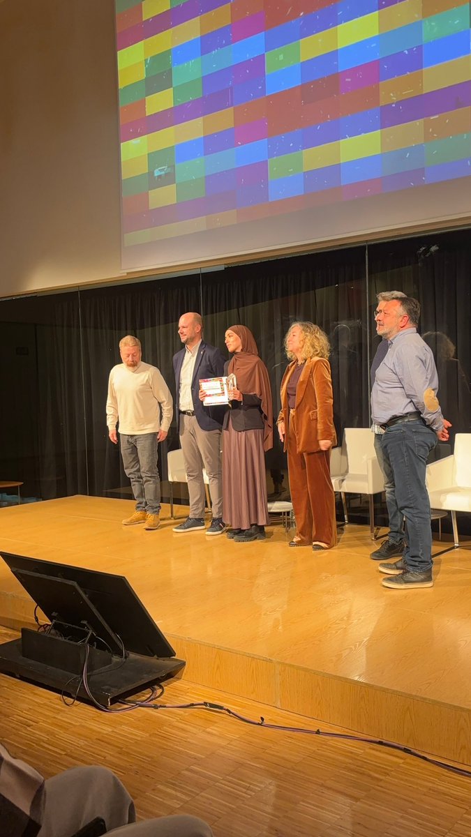 Premi al millor treball de recerca en emprenedoria
🔹 🏆 EMPRENEDORIA IMMIGRANT A LLEIDA
🔹 🏫 Institut Guindàvols de Lleida
Estudi sobre l’emprenedoria immigrant i el seu impacte social i econòmic.
#PremisLleidaTalent 
<a href="/diputaciolleida/">Diputació de Lleida</a> <a href="/paerialleida/">Ajuntament de Lleida</a>