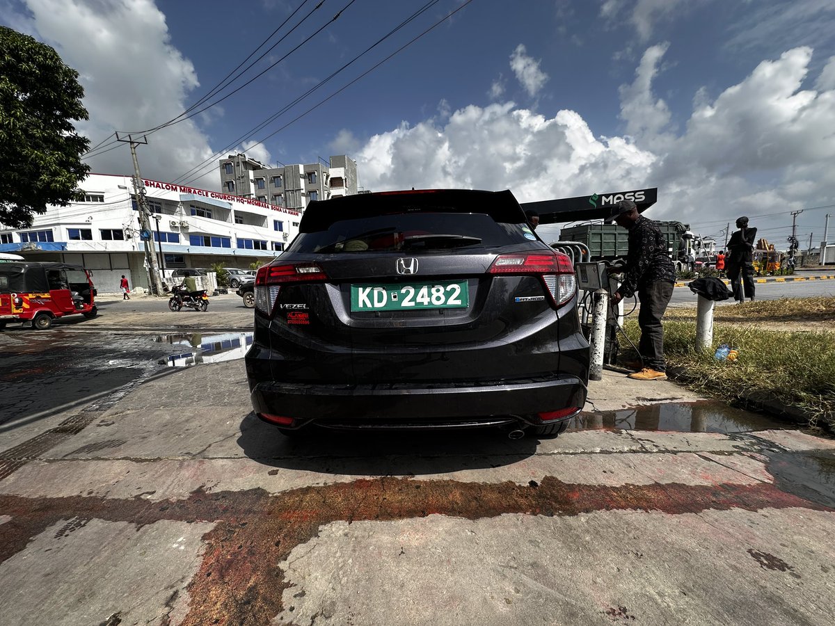 Early this morning we saw off our honda vezel client

Welcome to the justice league