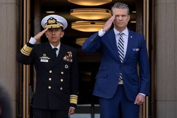 HomanNews's tweet image. The media is doing everything it can to smear Pete Hegseth simply because he stood up for America.

Do YOU back Pete?

A. Hell yes
B. No