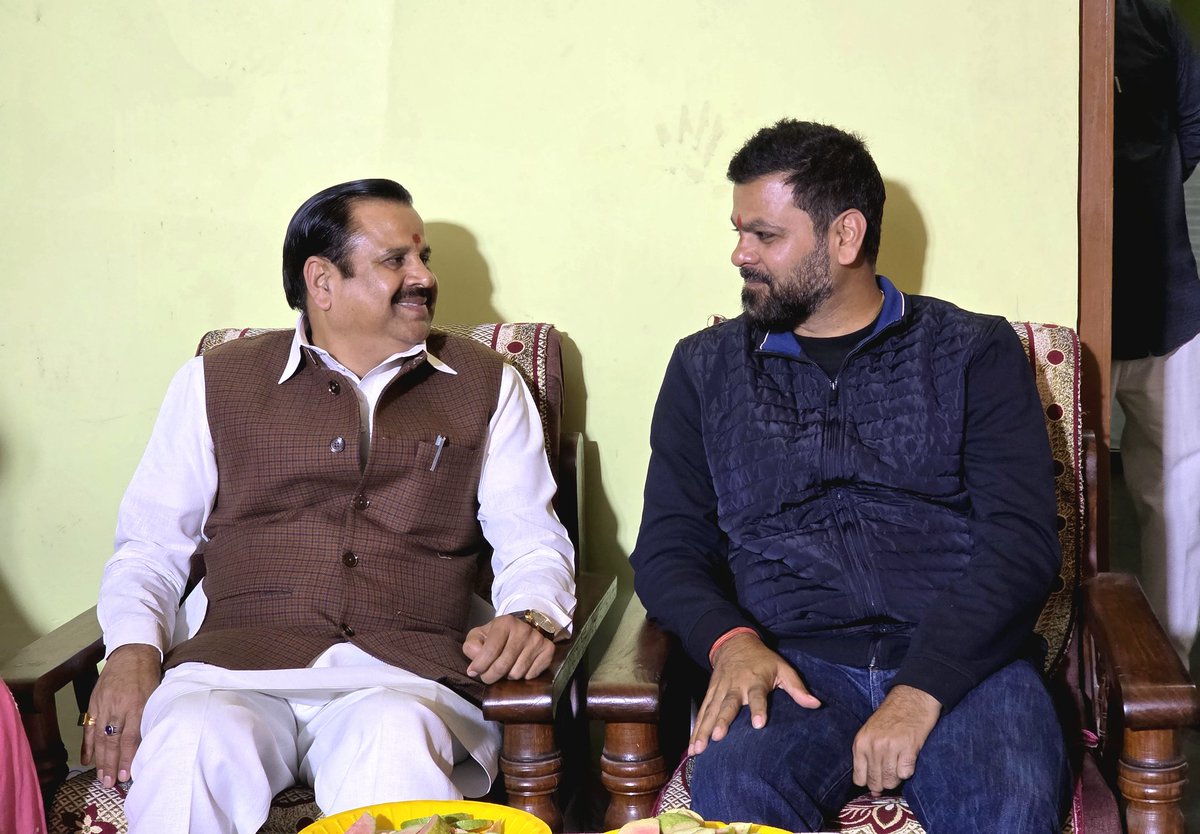 bjpdrmahendra's tweet image. बाराबंकी में प्रसिद्ध अंतर्राष्ट्रीय क्रिकेट खिलाड़ी श्री @rpsingh जी के यहां आयोजित श्रीमद्भागवत कथा में।