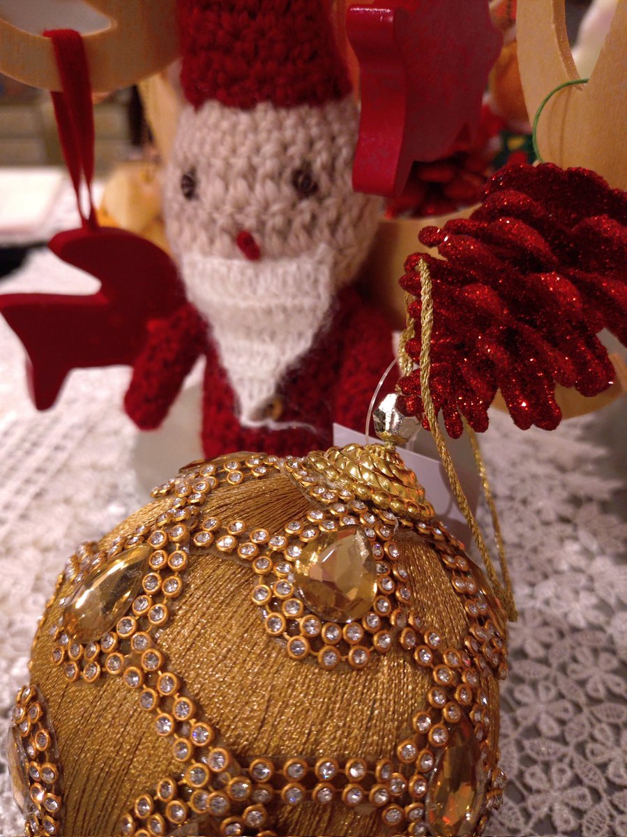 erikoHAYASHI18's tweet photo. 自宅教室🎄
Christmasの飾りにしました
新しい飾りも追加購入
毎年少しずつ増やしてChristmasは楽しい🎅 https://t.co/BAitf3LfPc