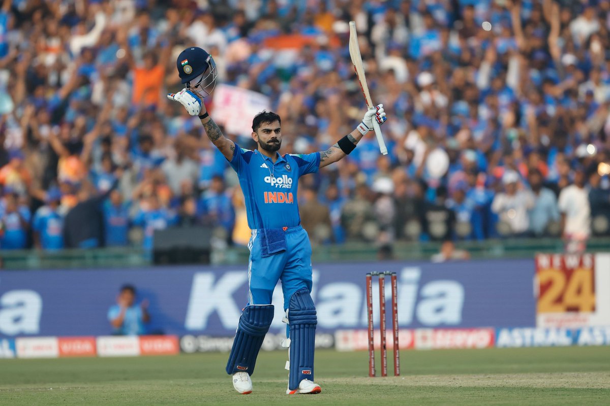 SultanM83244111's tweet photo. Stupendous. Remarkable. Exemplary 🫡

Recap Virat Kohli's 53rd ODI Hundred 🎥🔽 

https://t.co/1KpipcQM0I…

#TeamIndia | #INDvSA | @IDFCFIRSTBank | @imVkohli 
#INDvSA #ViratKohli 
@ICC 
@BCCI https://t.co/gfmWx2ojR7