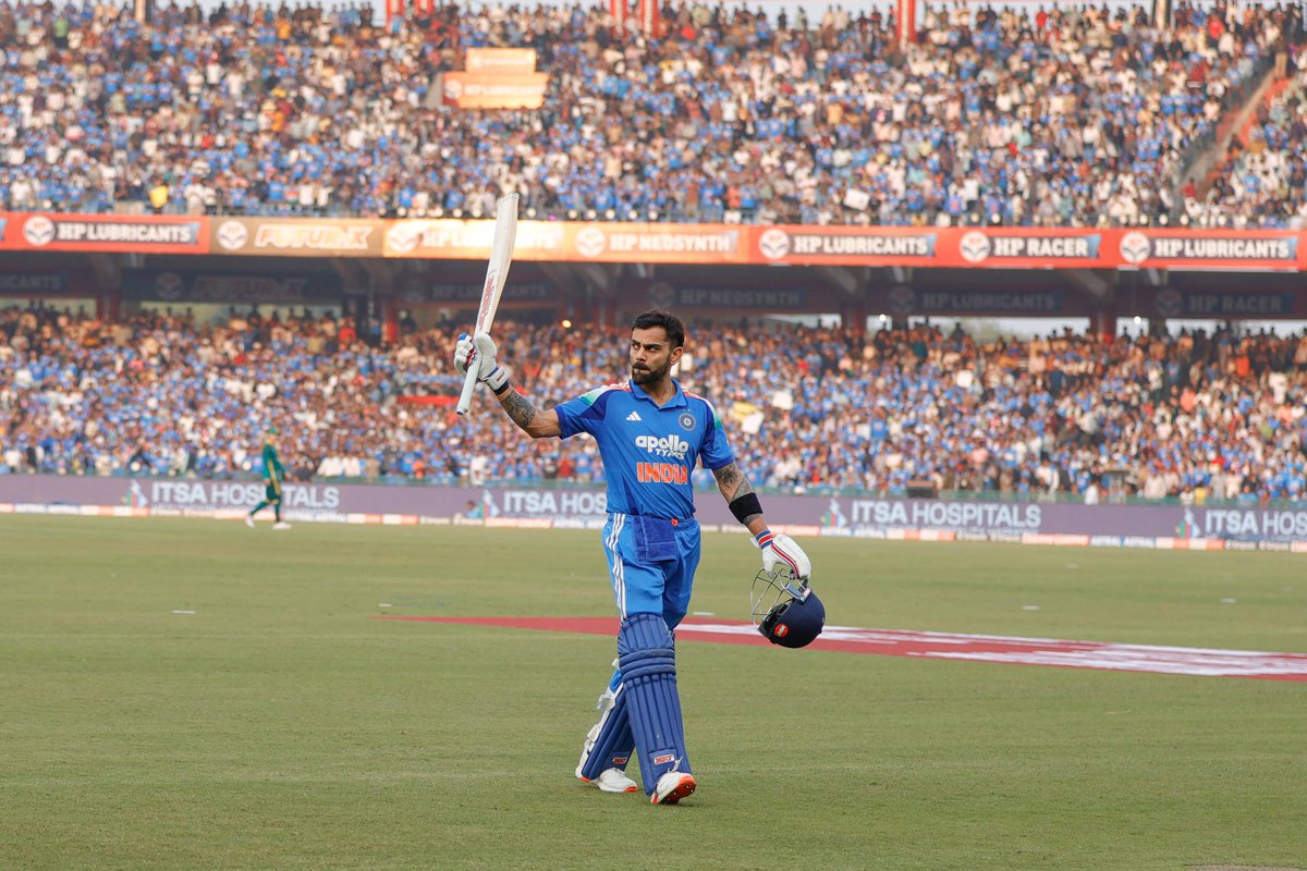 SultanM83244111's tweet photo. Stupendous. Remarkable. Exemplary 🫡

Recap Virat Kohli's 53rd ODI Hundred 🎥🔽 

https://t.co/1KpipcQM0I…

#TeamIndia | #INDvSA | @IDFCFIRSTBank | @imVkohli 
#INDvSA #ViratKohli 
@ICC 
@BCCI https://t.co/gfmWx2ojR7