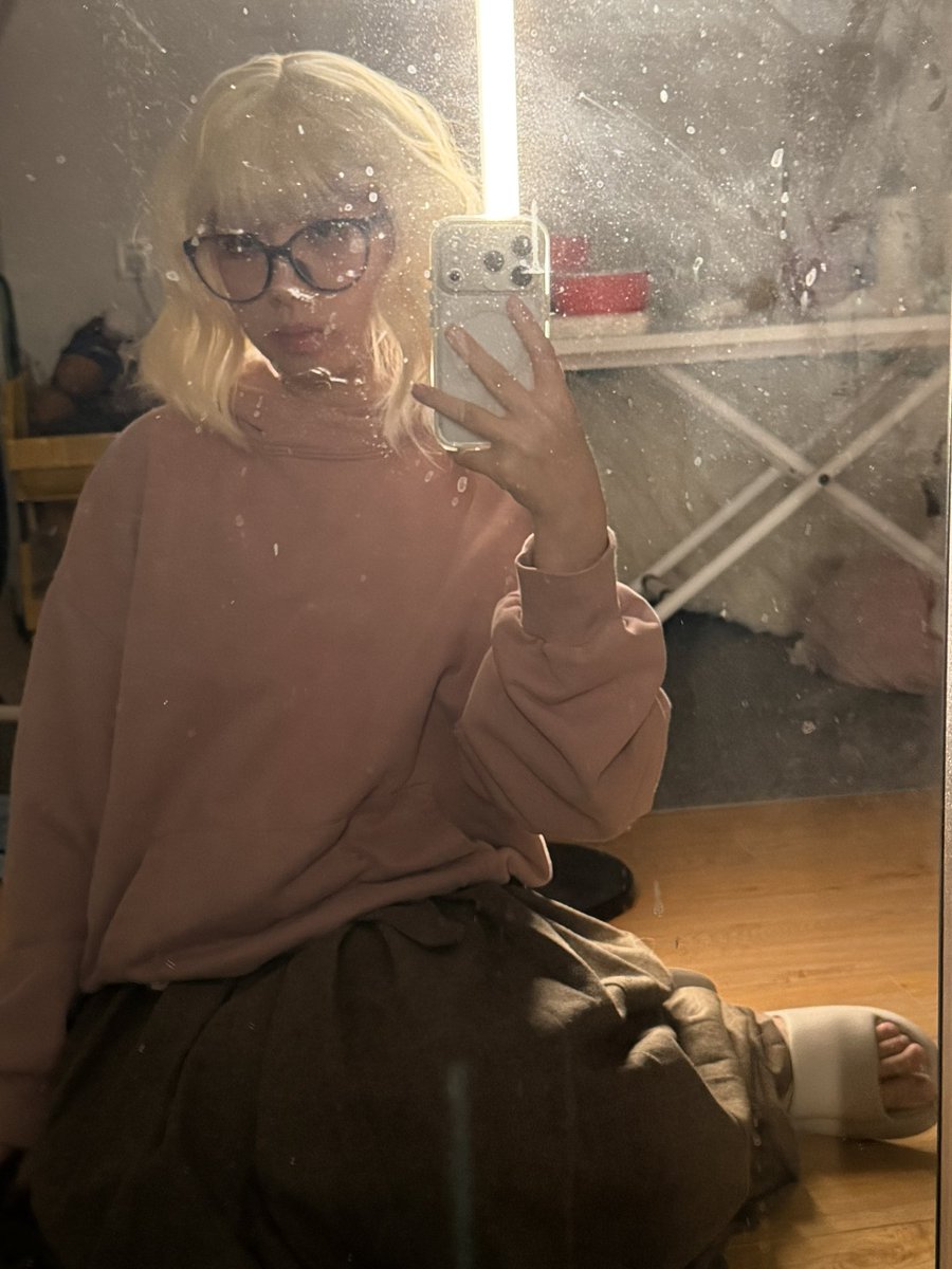 蘸酱小酥肉（臭发涩图的 tweet media