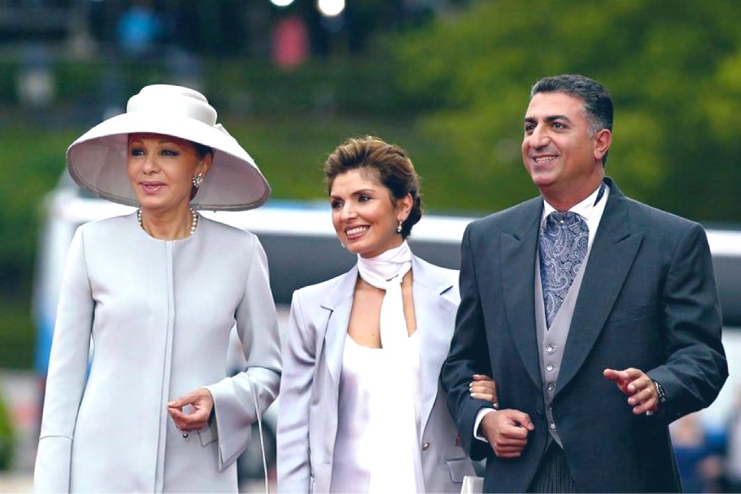 ۴۶ سال میتونستیم در سایه چنین پادشاهی در رده کشورهای اول جهان قرار بگیریم، رفاه داشته باشیم، جهانیان به پاسپورتمون احترام بذارن و…

ولی یه حرامزاده‌ای مهمانی دوست نداشت!
لعنت ابدی بر روح کثیفش