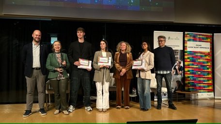 Premi al projecte més sostenible (CFGM)
🔹 🏆 UN FRUIT AMB HISTÒRIA I FUTUR
🔹 🏫 <a href="/eschotur/">eschotur</a> 
Projecte de valorització del producte local i la sostenibilitat alimentària.
#PremisTalentLleida 
@diputaciolleida <a href="/paerialleida/">Ajuntament de Lleida</a>