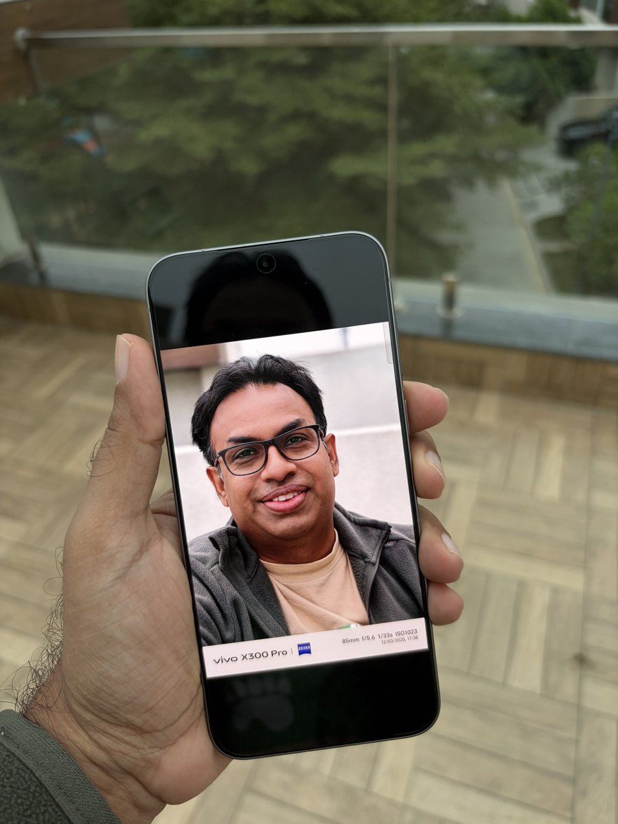 geekyranjit's tweet image. I have also got the Vivo X300 Pro with me, I’ll try to post pics taken with that in the next couple of days, here on twitter as this is definitely a camera centric smartphone.