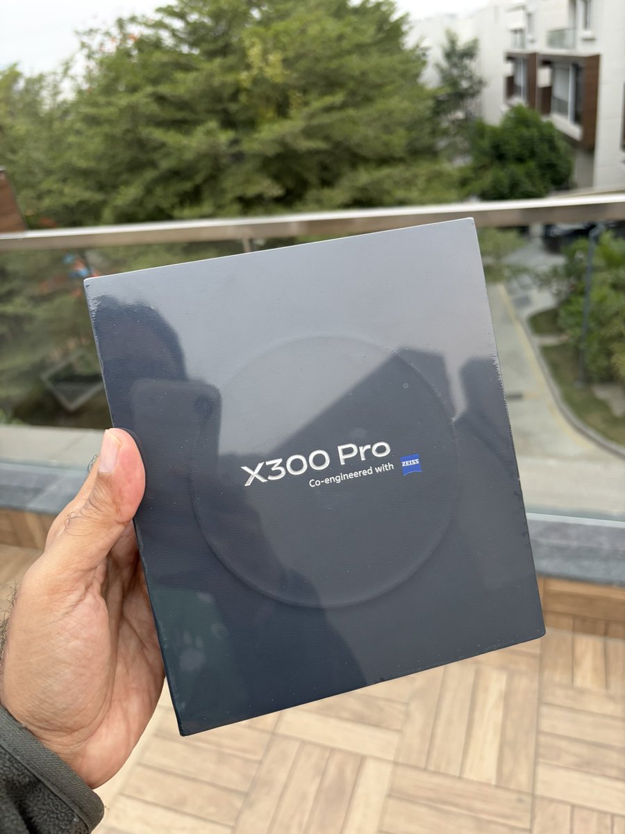 geekyranjit's tweet image. I have also got the Vivo X300 Pro with me, I’ll try to post pics taken with that in the next couple of days, here on twitter as this is definitely a camera centric smartphone.