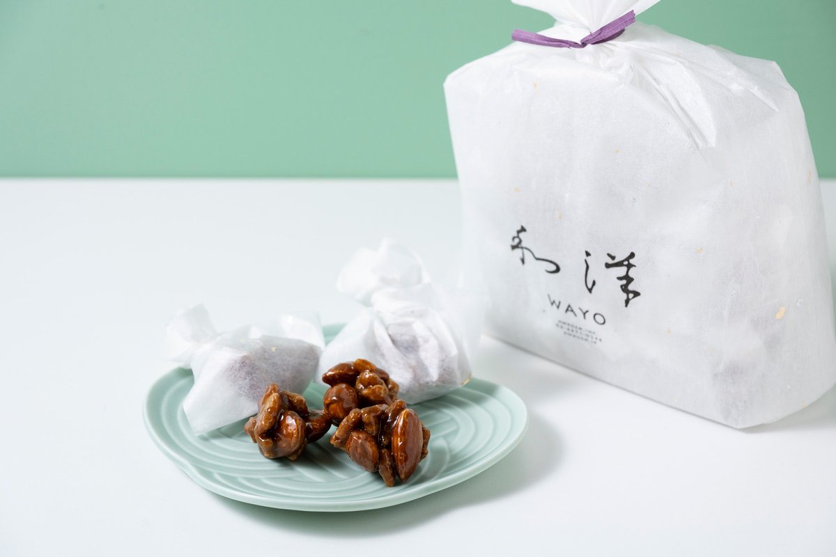 先日、大阪の粟玄「和洋」他詰め合わせをいただいたのだけど、これすっっっごく美味しくて、ずっと会社でおいしーおいしー言いながら食べてた。
有名店なのに今まで知らなくて、まだまだ世の中には知らない名店が沢山あるのだな、と胃の好奇心が収まらない…